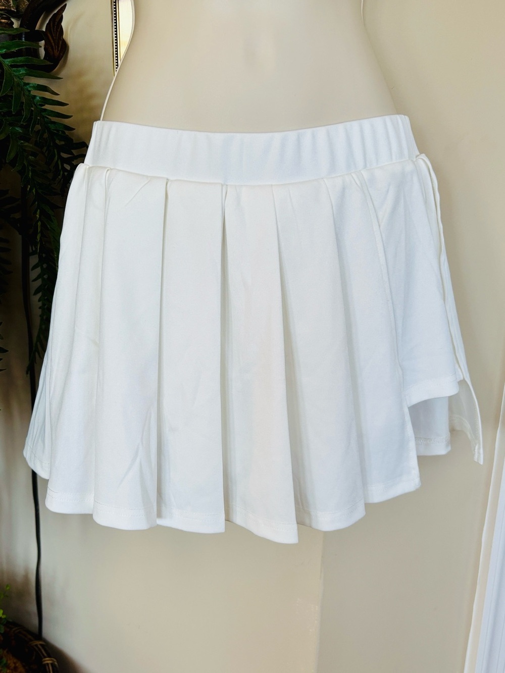 NWT Avidlove Pleated White Tennis Skirt Athletic Sporty Skort Stretch Waist Mini